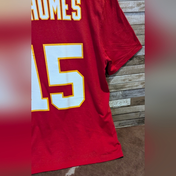New From Arrowhead Stadium Apparel Store KC Chiefs Nike Mahomes 15 Red Tee - Picture 6 of 16